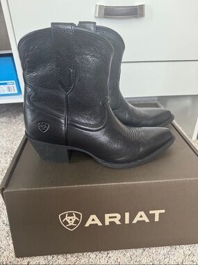 Ariat Maggie Black Leather Western Ankle Boots Worn ONCE